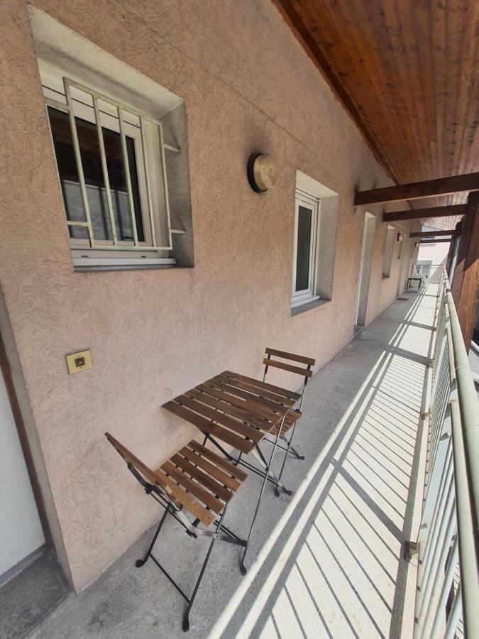 Studio Au Calme Espace Exterieur Parking Gratuit Dans La Rue Гренобль Екстер'єр фото